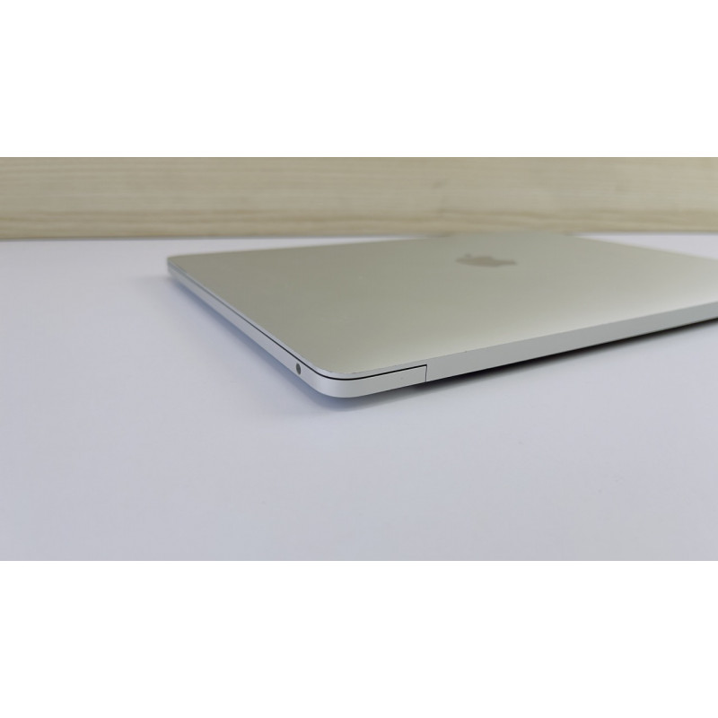MacBook Pro 13 2017 Silver i5 2.3ghz 16/256